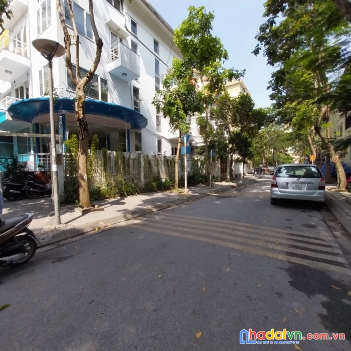 Bán nhà vườn mỹ đình 2, 124m,5t, tm, view công viên, ở cực sướng, kd, giá đầu tư