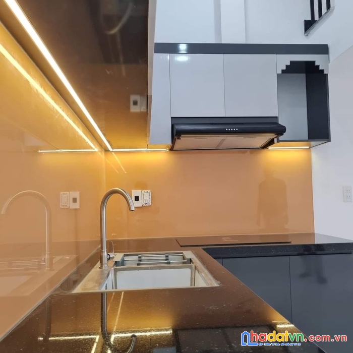 Nhà mới xây 71m2 3 tầng kiệt 3m 4pn gần chợ hk 2.ty75