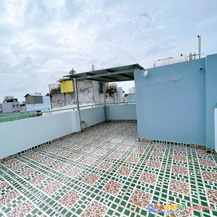 Bán nhà rẻ đẹp tôn đản q4 ngang 4.5 x 8m đúc 4 tấm
 có 3 tỷ cách q1-100 m- giảm 100 triệu ngân
