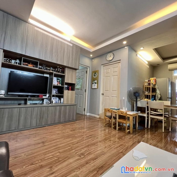 Chung cư cầu giấy dt 60m2, mới 100% giá 1.99 tỷ lh