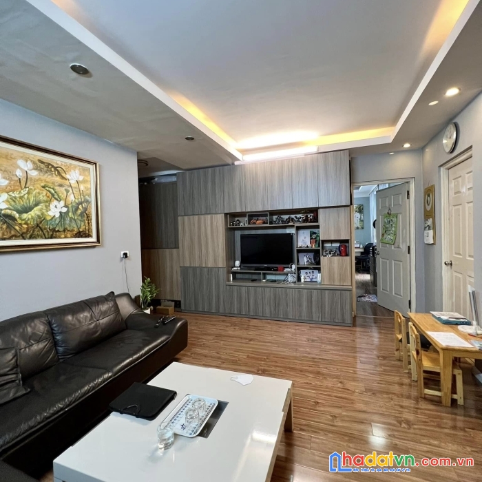 Chung cư cầu giấy dt 60m2, mới 100% giá 1.99 tỷ lh