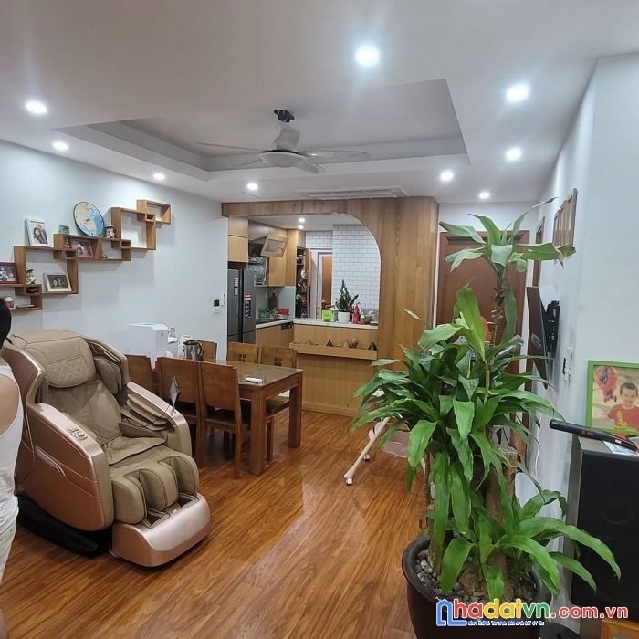 Bán căn hộ cc  học viện quốc phòng - đường nguyễn văn huyên - lô góc 137m2 3n3wc - giá 5.99 tỷ