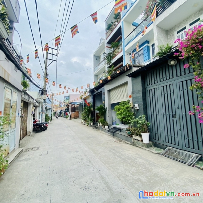 Siêu phẩm bình tân giáp tân phú 81m2 ,4 tầng hxh nhỉnh 6 tỷ