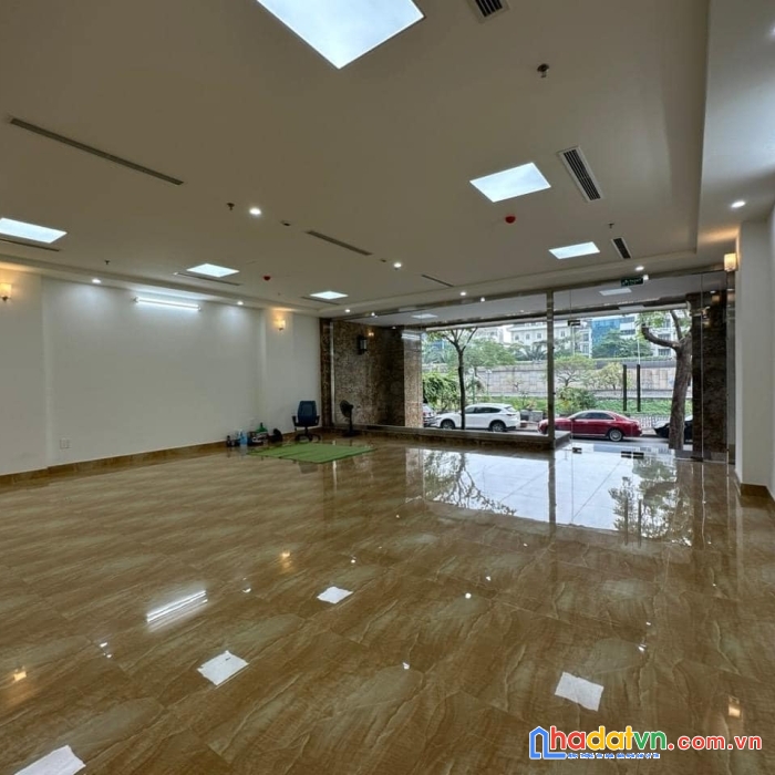 Bán nhà mặt phố khúc thừa dụ, cầu giấy 120m, mt 9m. giá: 82.5 tỷ