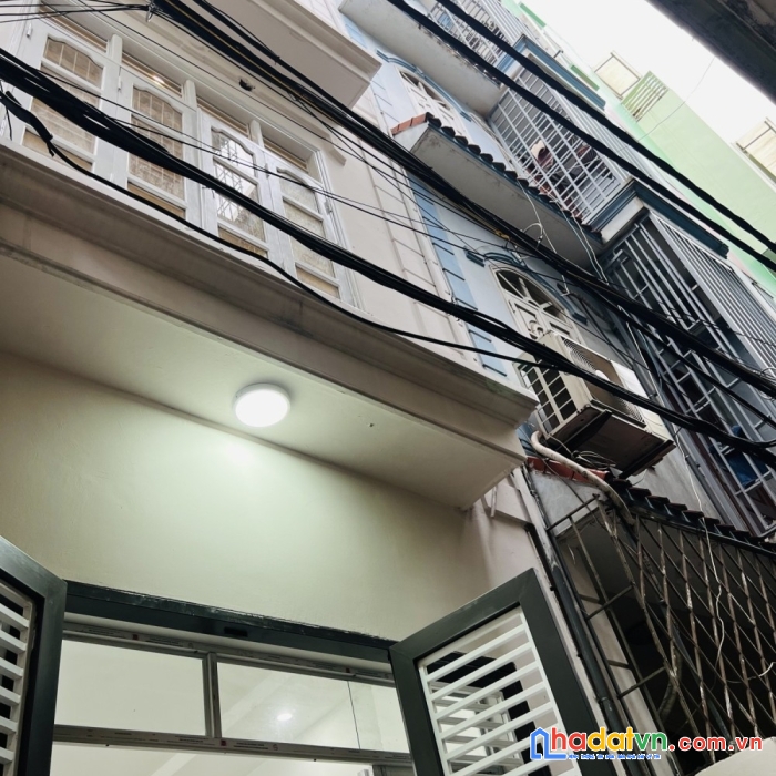 Bán nhà phố lê văn lương thanh xuân 42m 3 tầng ngõ thông kinh doanh nhỉnh 4 tỷ lh 0975124520