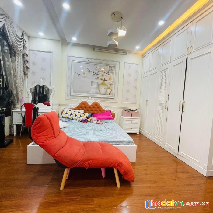 Bán nhà ngõ 3 phạm tuấn tài, vỉa hè, ô tô tránh, kinh doanh, 50m mt 4.9m 14 tỷ 300