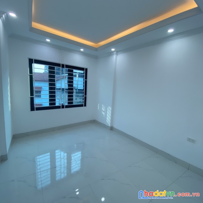 Bán nhà  mỹ đình nhà mới nguyên căn dt 32m 5t giá 4 tỷ ctl