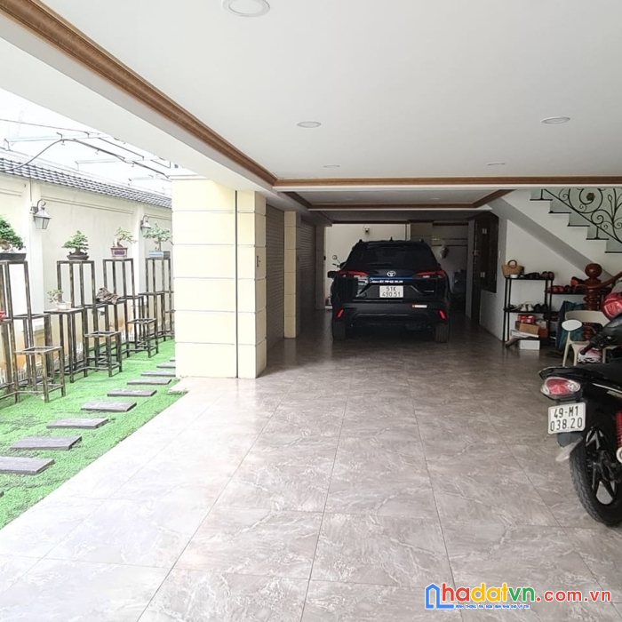 Biệt thự ngay giga mall thủ đức, 4 tầng, ngang 9m, đẳng cấp thượng lưu , cần bán gấp