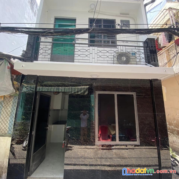 Xe hơi đỗ cửa - gần bà chiểu - hàng xanh - sỏ nở hậu nhẹ - giá chỉ 2.3 tỷ