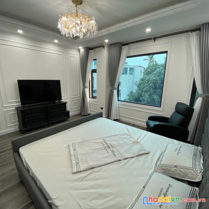 Bán nhà đường láng, đống đa, 46m 5 tầng mt 4m ngõ thông kinh doanh ô tô đỗ cửa nhỉnh 7 tỷ lh