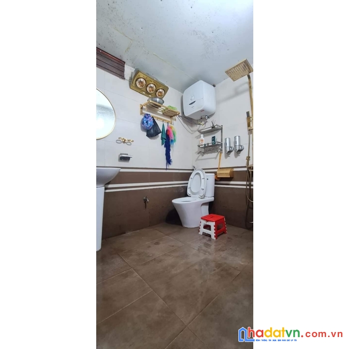Bán căn nhà tập thể thanh xuân bắc rộng 140m2, 3pn, 3wc, 2.8 tỷ