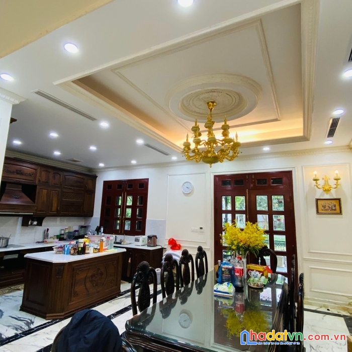 Bán nhà ngọc khánh, ba đình, ô tô, 65m2 4t mt6.5m, giá 7.9 tỷ