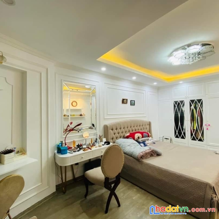 Bán nhà văn cao, ba đình, lô góc, kinh doanh, 40m2 6 tầng, giá 4.4 tỷ