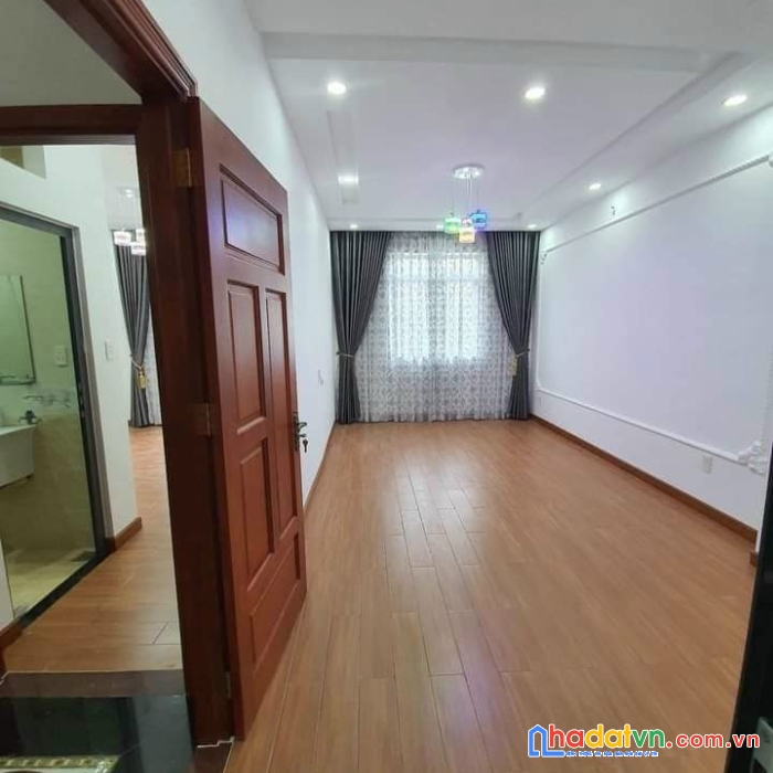 Nhà mặt tiền đường đông hưng thuận 10b, p. đông hưng thuận, q12 sử dụng ngay