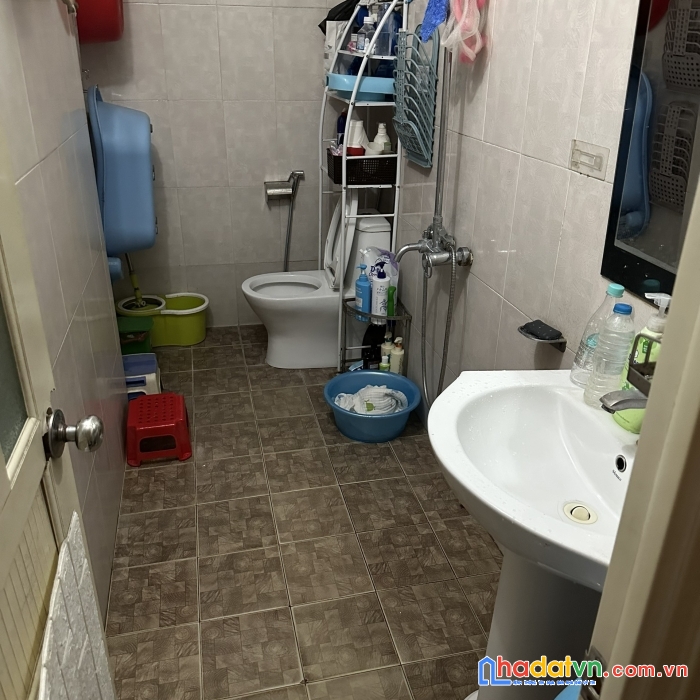 Chính chủ bán nhà tập thể tầng 1 ngõ 68 quan nhân, cầu giấy. gần royal city. kinh doanh dc