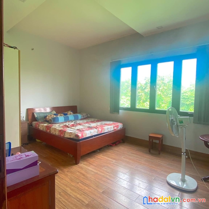 Nhà đep. 100m. 4 tầng btct. ql 1k linh xuân giá 7.6 tỷ