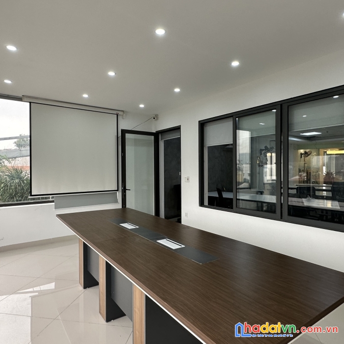 Mình cần cho thuê  mặt bằng 200m vuông văn  tại tầng 6 tôn đức thắng full đồ như hình 0941478686