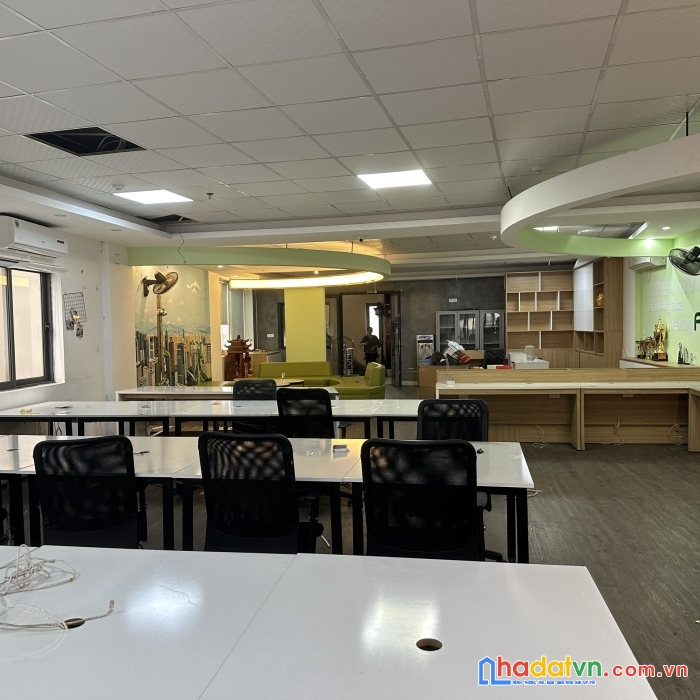 Mình cần cho thuê  mặt bằng 200m vuông văn  tại tầng 6 tôn đức thắng full đồ như hình 0941478686