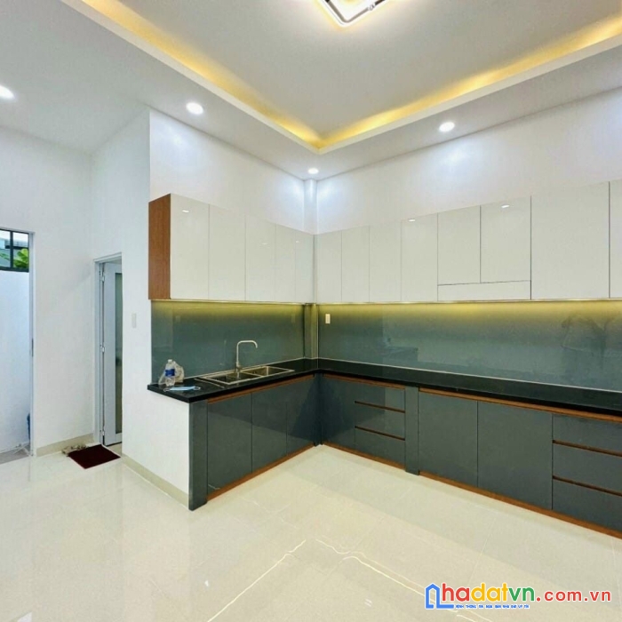 Thạnh lộc giáp gò vấp, 61m2 ngang chuẩn 4m, hẻm xe hơi sát mặt tiền, nhà mới ở ngay, tặng full nội