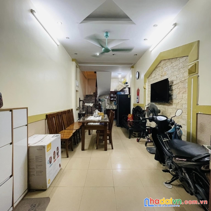 Hot hiếm! diện tích 30m2 x 5 tầng x mt 3m giá chỉ nhỉnh 3 tỷ
trung tâm hai bà trưng - nhà đẹp -