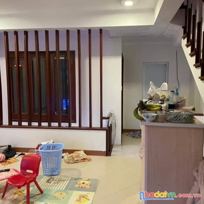 Dịch vụ văn la dt 50m2, 3 tầng, mt 5m, giá nhỉnh 6 tỷ lh 0981263018