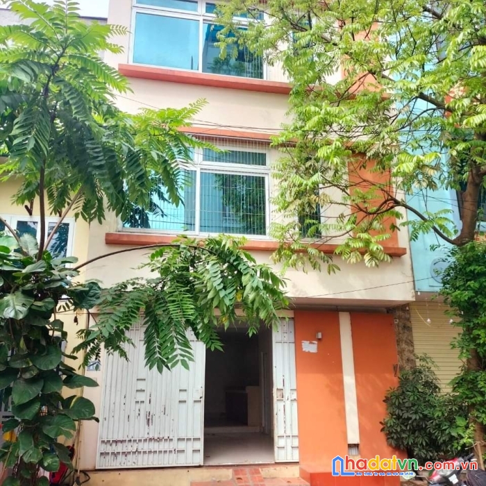 Dịch vụ văn la dt 50m2, 3 tầng, mt 5m, giá nhỉnh 6 tỷ lh 0981263018