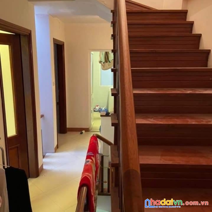 Dịch vụ văn la dt 50m2, 3 tầng, mt 5m, giá nhỉnh 6 tỷ lh 0981263018