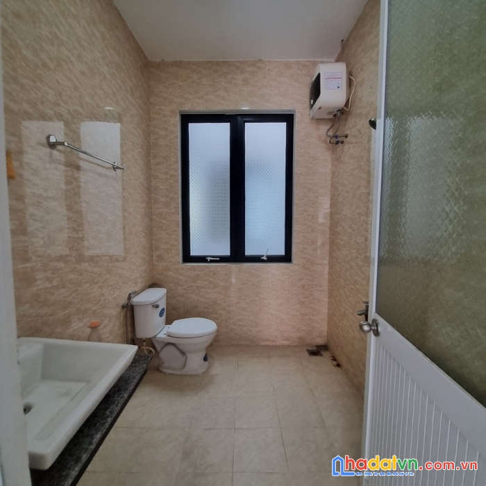 Nhà mặt tiền nguyễn hữu thọ gần sân bay 108m2,  ngang 7