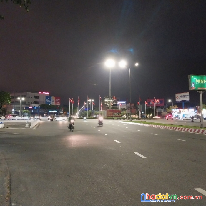 Nhà mặt tiền nguyễn hữu thọ gần sân bay 108m2,  ngang 7