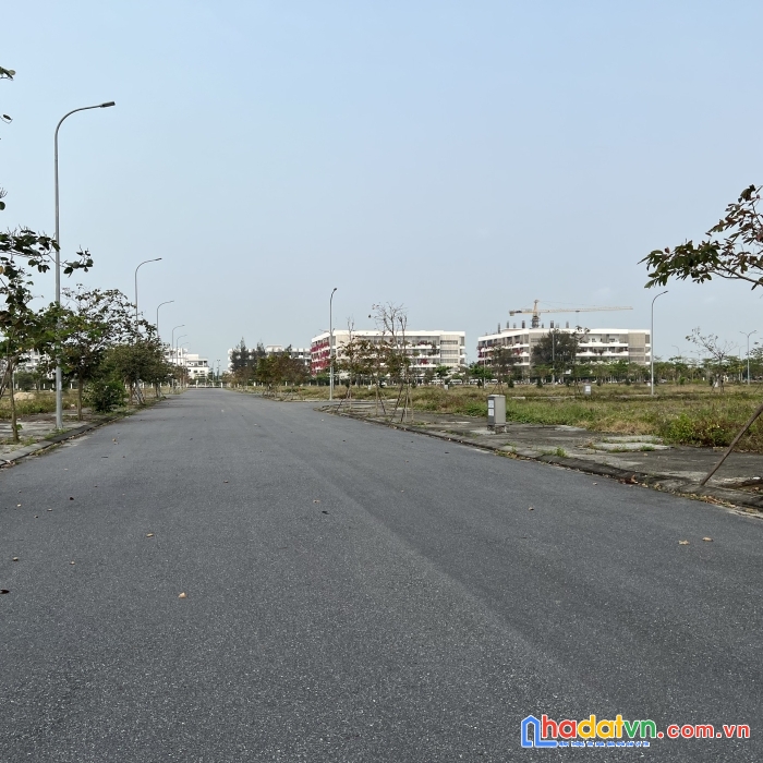 Lô đất 108m2 kẹo cây xanh fpt