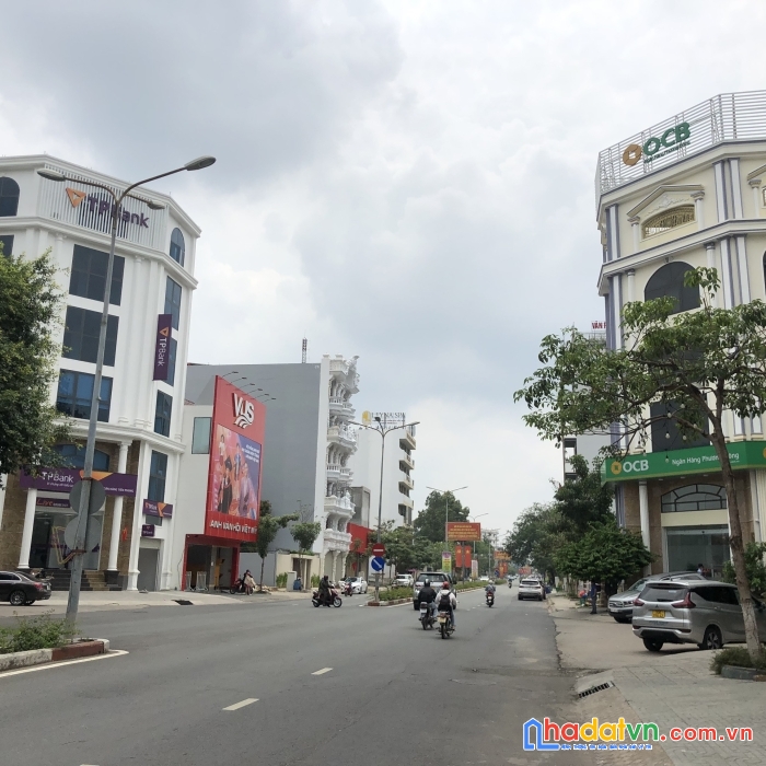Hiếm có 1 o 2. ngang 12. 3 tầng kinh doanh cafe thu 350tr/th
bán giá quá hời. hơn 14 tỷ