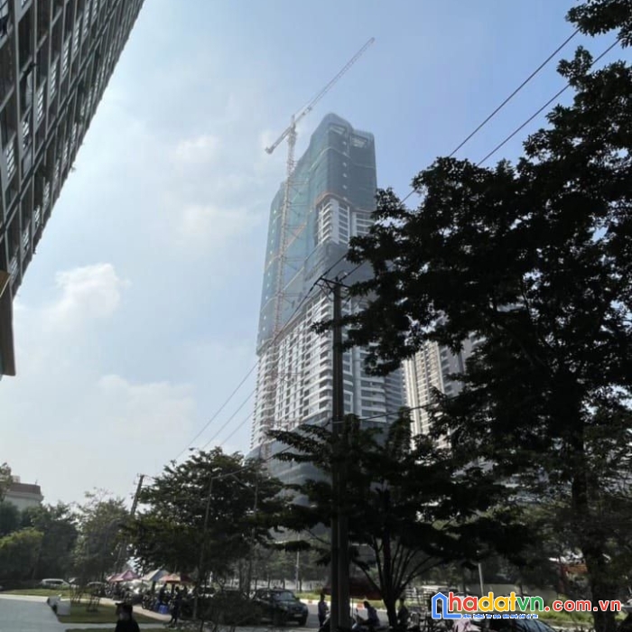 Bán shophouse chân đế 4 tầng mặt phố nguyễn văn huyên 90m - 4t - mt 8m - 33 tỷ