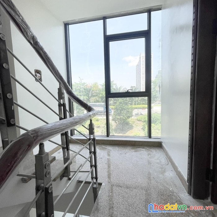 Bán nhà mặt đường bưởi , ba đình - 40m - mt : 6,9m - kinh doanh đỉnh - sổ a4 - 9,5 tỷ.