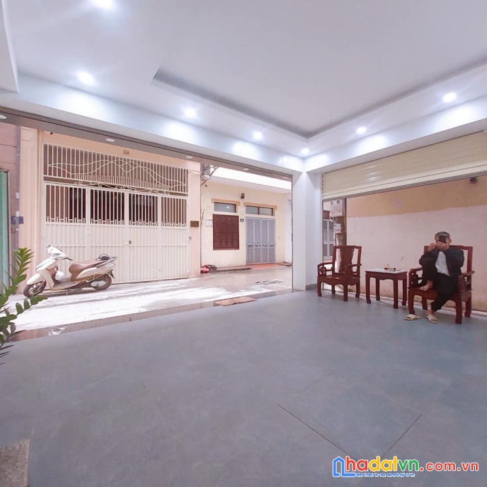 Bán nhà 7 tầng mới lô góc - ô tô tránh - gara để 2 xe- khu phân lô quân đội - thanh xuân - dt :