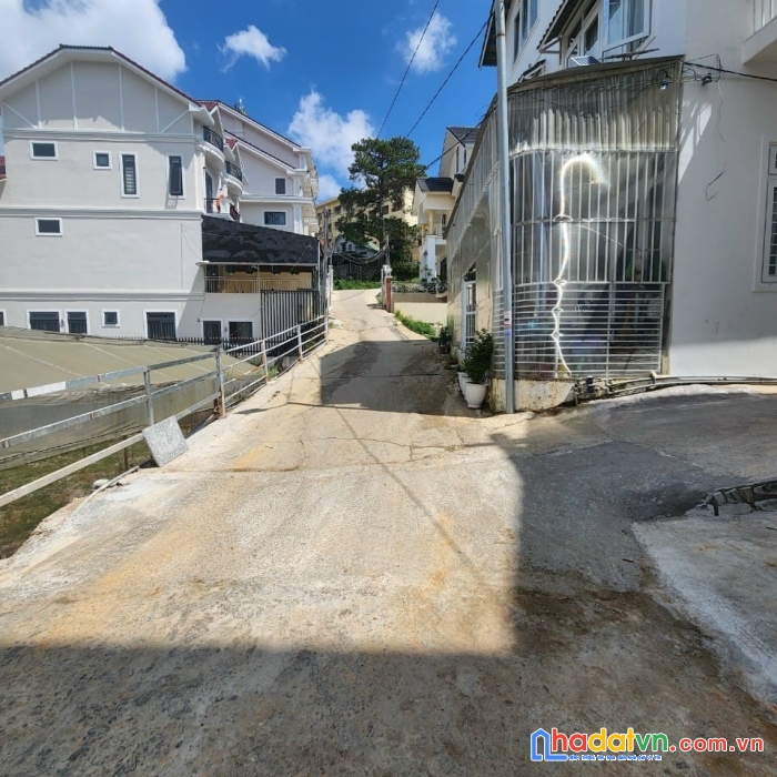 ( gấp gấp ) chỉ 4.6 tỷ sở hữu căn nhà đẹp mới xây đường lê thị riêng, đà lạt