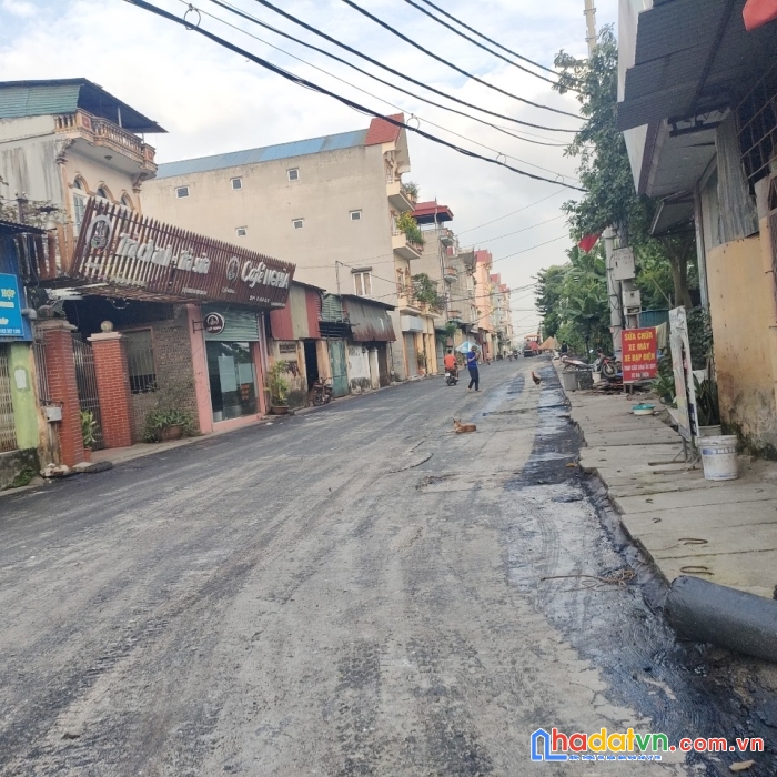 Ngân hàng xiết cổ khổ quá cần bán gấp  
diện tích 50  m mặt tiền 8 m giá 1.350 tr. 
châu phong