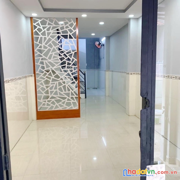 Cho thuê nnc hẻm dã tượng p10q8. giá 9 triệu / tháng