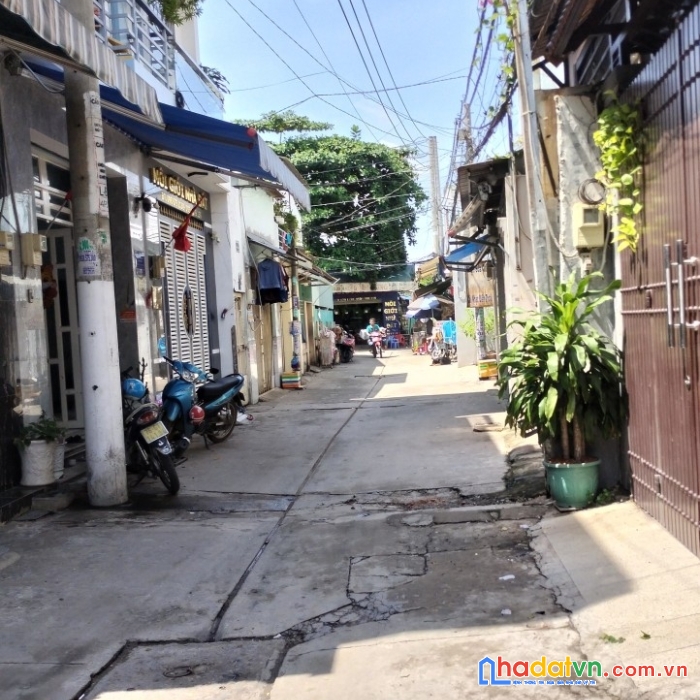 Nhà đường số 8 5 phút qua aeon tân phú 64m2,hxh, 2 tầng nhỉnh 4 tỷ