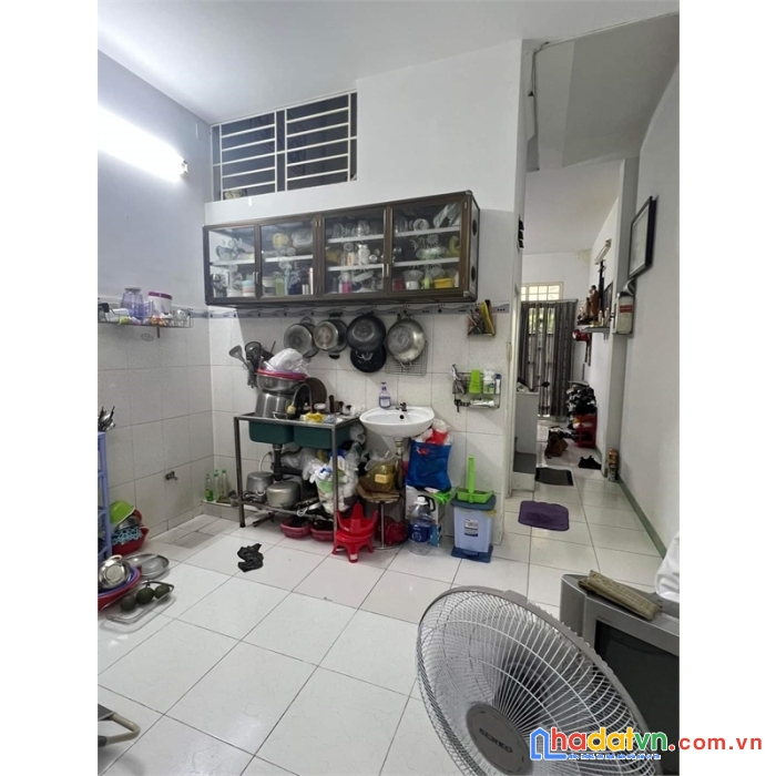 Đường nhựa 5m ôtô vào nhà, 56m2(3,7x15m) 2 tầng đường trịnh đình trọng, tân phú. sát q11, tân bình