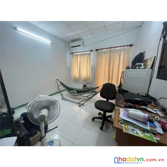 Đường nhựa 5m ôtô vào nhà, 56m2(3,7x15m) 2 tầng đường trịnh đình trọng, tân phú. sát q11, tân bình