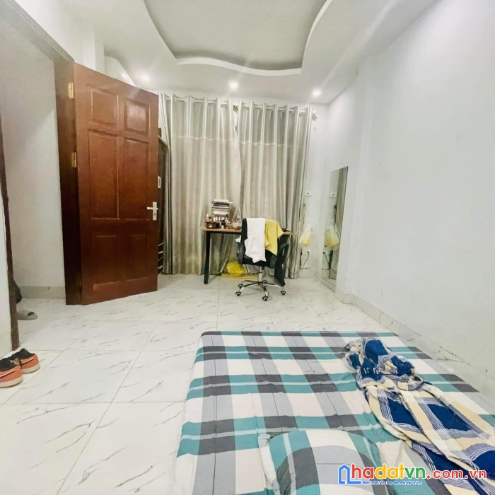 Cần bán gấp nhà phố khương đình, 42m2, 5 tầng, lô góc, kinh doanh nhỏ, 4.8 tỷ, 0823934589.