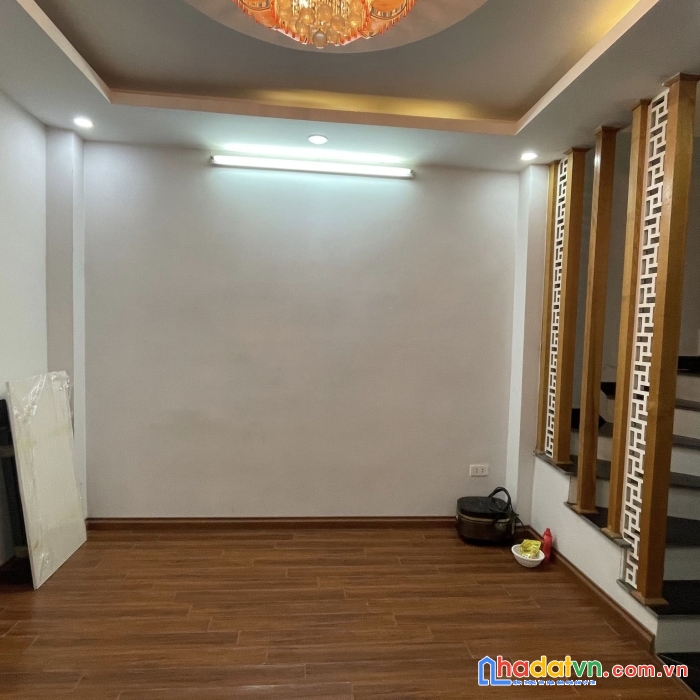 Cần bán gấp nhà phố khương đình, 42m2, 5 tầng, lô góc, kinh doanh nhỏ, 4.8 tỷ, 0823934589.