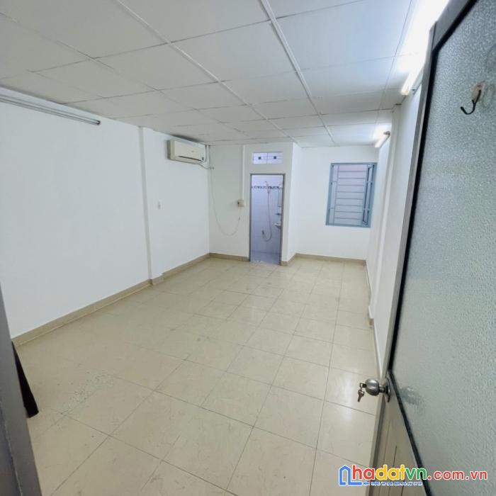 Bán gấp nhà hẻm rộng đường cmt8 quận 10 dt 55m2 3pn giá 4.65 tỷ