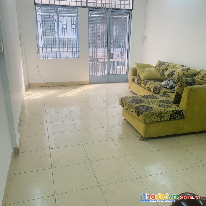 Bán gấp nhà hẻm rộng đường cmt8 quận 10 dt 55m2 3pn giá 4.65 tỷ