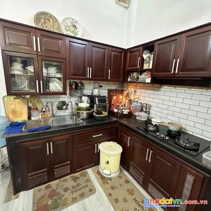 Tân phú -  chdv - 6 tầng btct nhà rất đẹp  - 2 mặt tiền xe hơi - cách mấy căn ra mặt tiền - kế bên