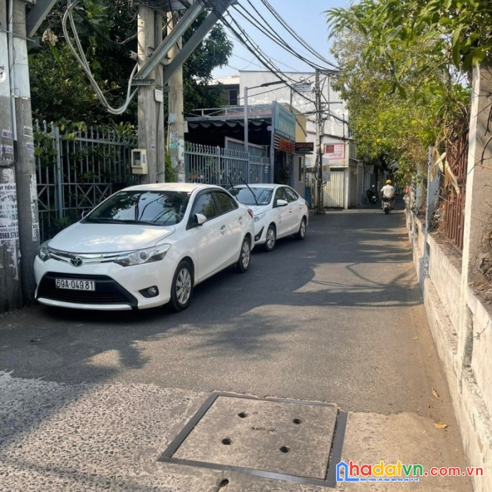 Bán nhà phú nhuận hxh 41m2 ngang 4m nhà mới hẻm thông oto vào nhà lê văn sỹ 4.3 tỷ.