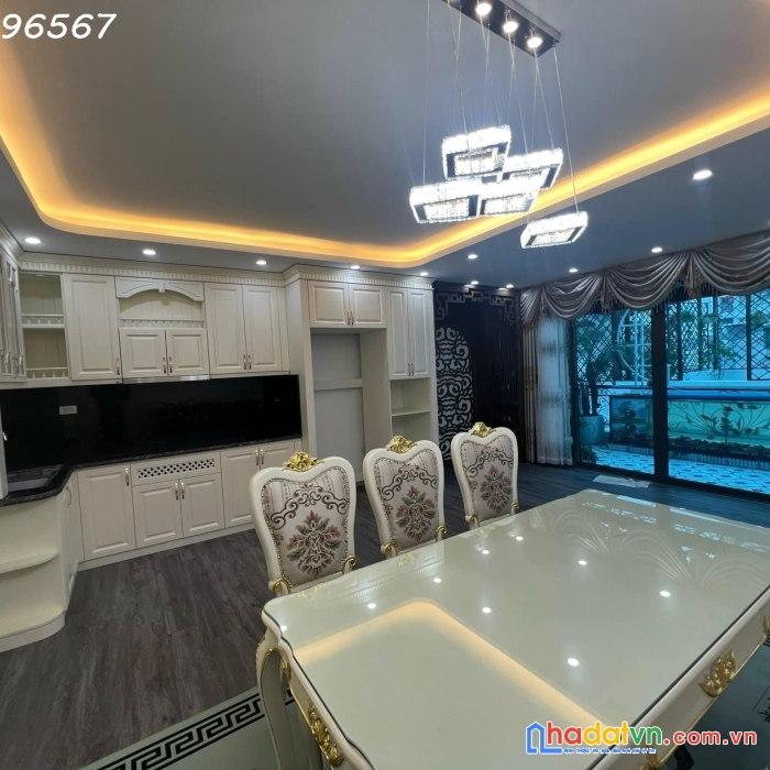 Bán nhà hoàng quốc việt, thang máy, phân lô, vỉa hè, ô tô tránh, kdvp 50m 13x tỷ