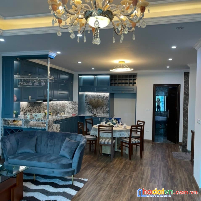 Bán khách sạn phố trần thái tông, cầu giấy 165m, mt 9m. giá: 74 tỷ