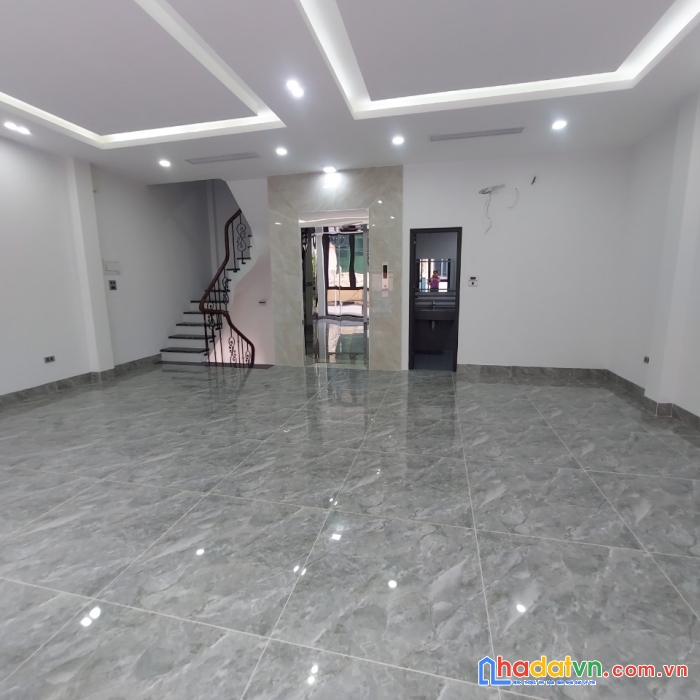 Bán nhà phố kim đồng 56m x 7.8mt, lô góc, thang máy, ô tô tránh, kd. 13.5 tỷ.