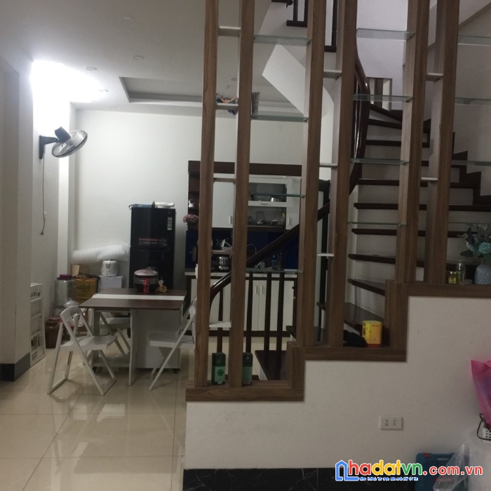 Bán nhà nguyễn văn huyên,cầu giấy 39/42m2 x 5 tầng, an sinh đỉnh, tặng toàn bộ nội thất giá 6.5 tỷ